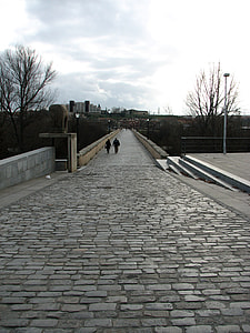 Roman bridge of Salamanca in Spain thumbnail