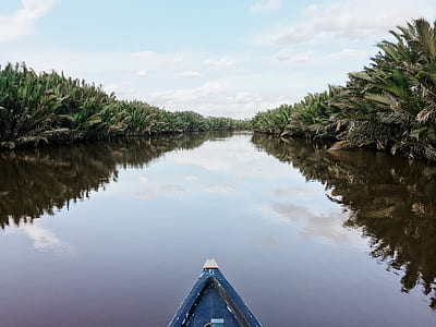 photo of blue boat thumbnail