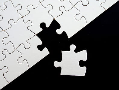 white puzzle board thumbnail