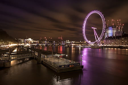 Ferris Wheel near body of water thumbnail