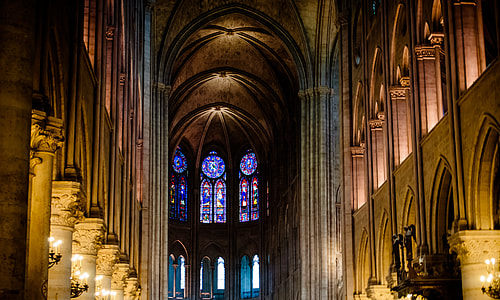 Notre-Dame, Columns thumbnail