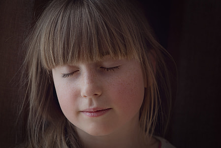 girl's face thumbnail