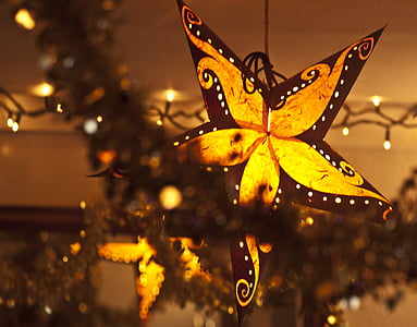 lighter black and yellow star ornament thumbnail