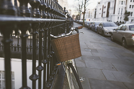 Classic Bike Street Woman thumbnail