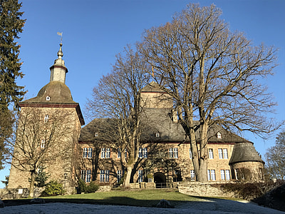 Burg Fast Mountain, Castle thumbnail