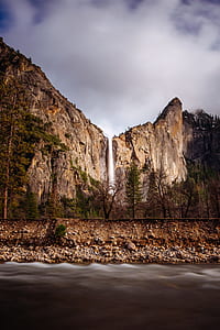 photography of brown mountain thumbnail