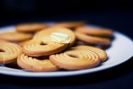 plate of cookies thumbnail