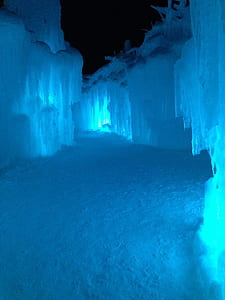 photography of icicle cave thumbnail