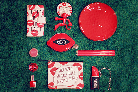 red cosmetic product case lot thumbnail