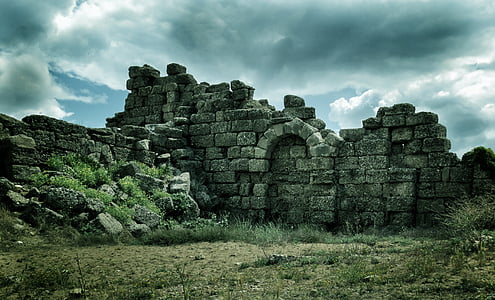 photo of grey stonewall thumbnail