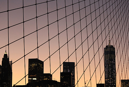 silhouette of Empire State building thumbnail