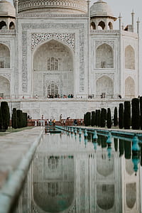 people in Taj Mahal during daytime thumbnail