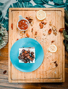 round blue plate thumbnail