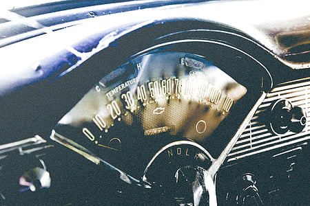close-up photography of gauge thumbnail