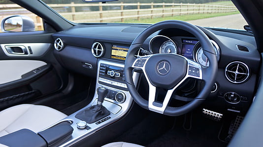 vacant black and gray Mercedes-Benz vehicle thumbnail