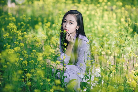 woman wearing grey dress thumbnail