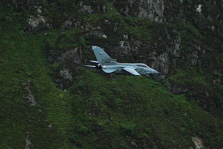gray fighter plane thumbnail