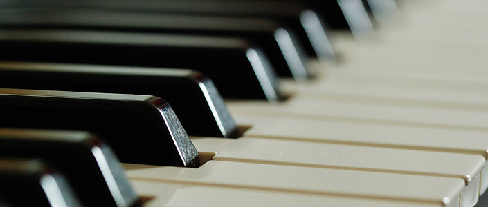 white and black piano keys thumbnail