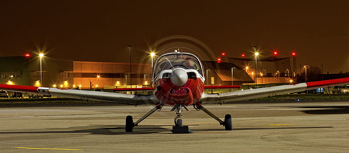 red and white plane thumbnail