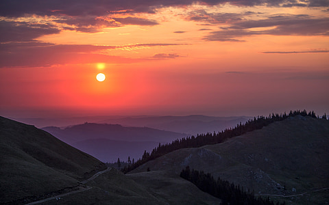 mountain under golden hour thumbnail