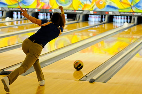 woman playing bowling thumbnail