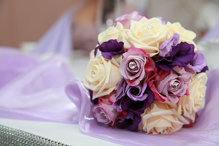 white and purple roses thumbnail