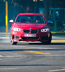 red BMW E-series thumbnail
