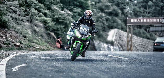 motorcycle rider thumbnail