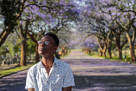 Man Looking Up thumbnail
