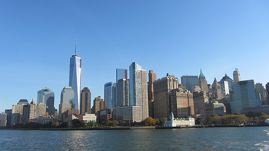 cityscape by water thumbnail