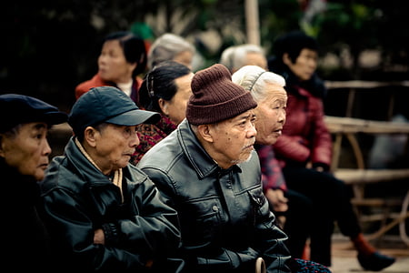 photo of group of person thumbnail