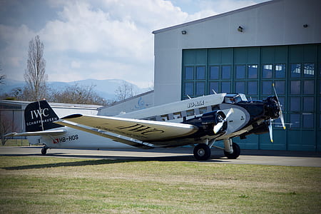 IWC commercial airplane thumbnail