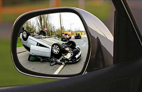 wreck car on side mirror thumbnail