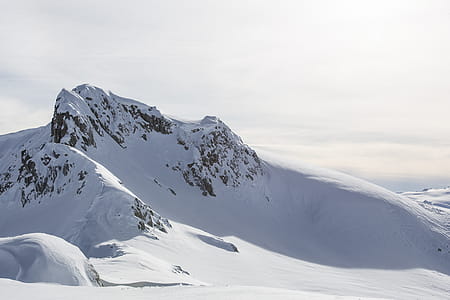Mountain Covered With Snow thumbnail