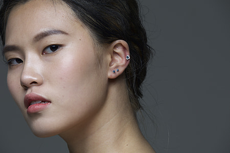 woman's face thumbnail