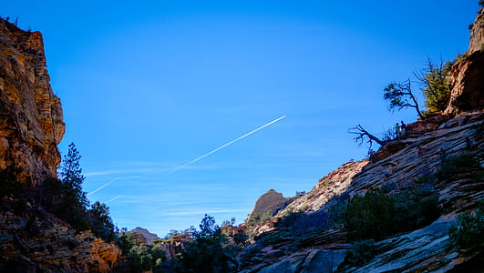 gray cliff at daytime thumbnail