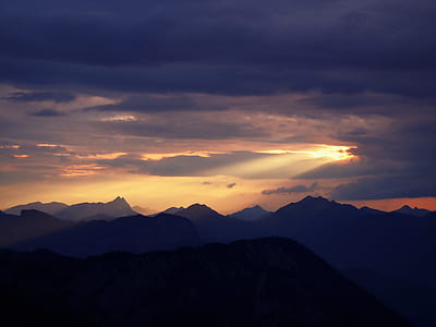 landscape photo of a sunrise thumbnail