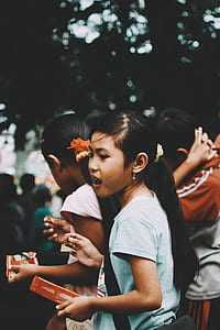 girl's blue shirt thumbnail