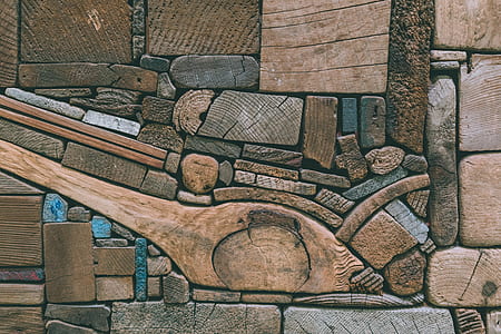 closeup photography of brown and gray rock formation thumbnail