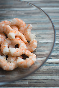 Unfrozen peeled shrimp thumbnail