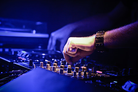 DJ In The Mix thumbnail