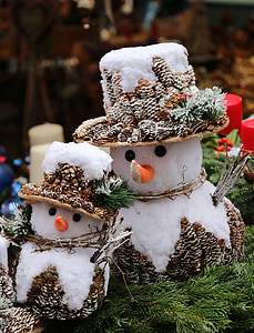photo of two snowman figurine thumbnail