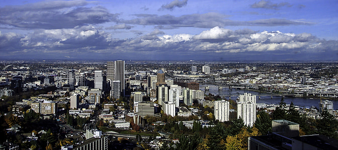 Cityscape and skyline of Portland, Oregon thumbnail