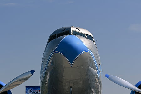 gray airplane thumbnail