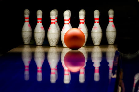white-and-red bowling set thumbnail