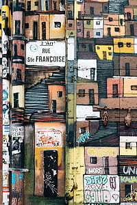 Rue Ste Francoise street art thumbnail