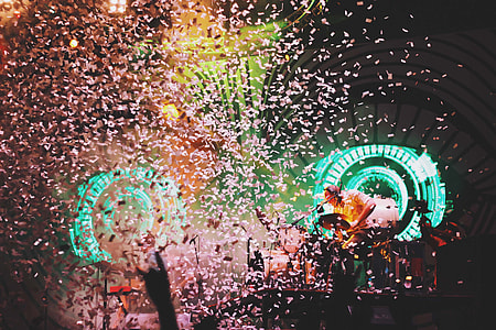 photo of confetti thumbnail