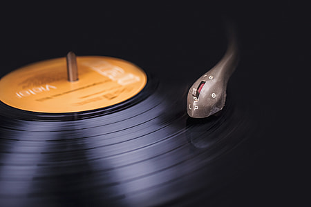close-up photo of  vinyl disc thumbnail