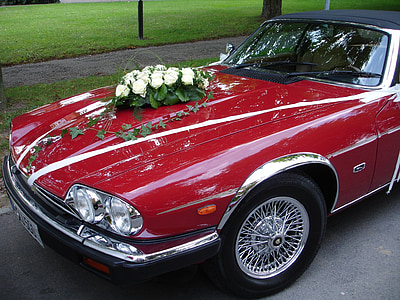 close-up photography of classic red car thumbnail