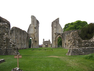landscape photo of ruins thumbnail
